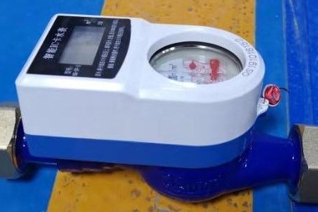 如何保持电子远传水表的计量准确度？